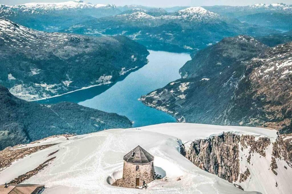 Hytte I Stryn Med Elbil Lader Εξωτερικό φωτογραφία